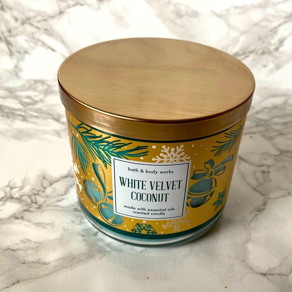 B & BW White Velvet Coconut Candle